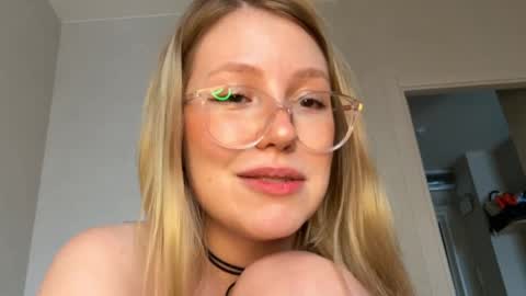 Snapshot of horney_audrey chatting on 01/09/25, 03:26 Audrey online show from 01/09/25, 03:26