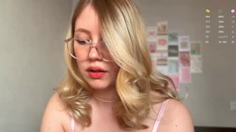 Snapshot of horney_audrey chatting on 01/31/25, 03:41 Audrey online show from 01/31/25, 03:41