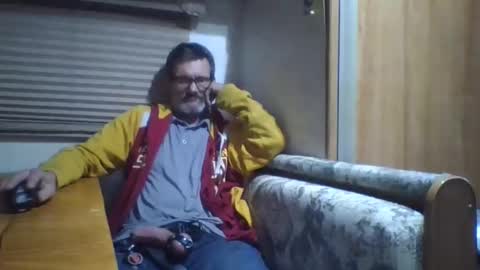 Snapshot of horneyjoe48 chatting on 11/25/25, 05:18 joey online show from 11/25/25, 05:18