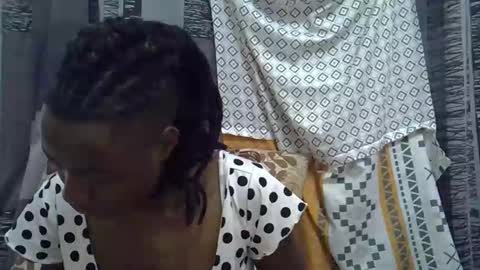 Leila online show from 02/21/26, 09:10