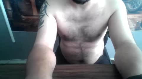 Snapshot of horny_cock31 chatting on 05/27/26, 07:05 pussy slapper online show from 05/27/26, 07:05