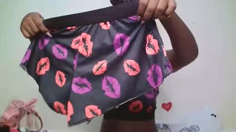 cutiey online show from 04/19/26, 08:55