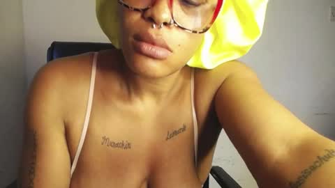 horny_ebonygirl_ online show from 04/01/26, 05:32