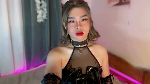 Snapshot of horny_honeyx chatting on 07/06/26, 05:15 horny_honeyx online show from 07/06/26, 05:15