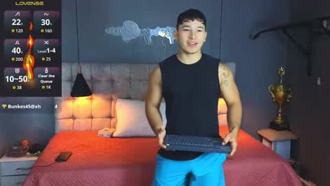 horny_nick18 online show from 10/22/25, 09:20