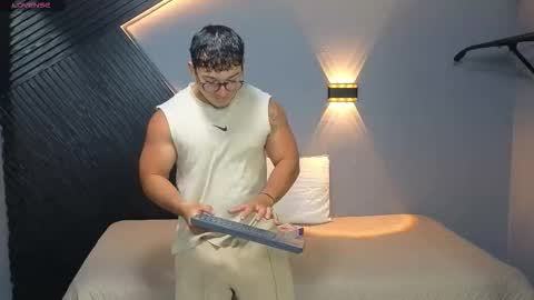 horny_nick18 online show from 03/04/26, 12:11