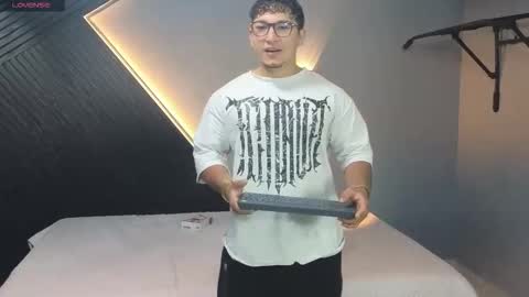 horny_nick18 online show from 03/09/26, 01:37