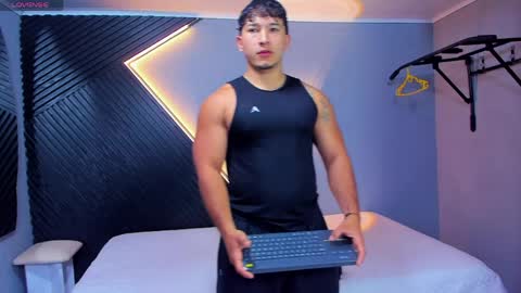 horny_nick18 online show from 04/07/26, 11:43