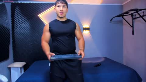 horny_nick18 online show from 04/08/26, 11:32
