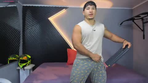 horny_nick18 online show from 04/16/26, 12:06