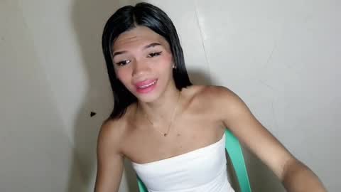 Snapshot of horny_rhiana chatting on 06/07/26, 03:21 Rhiana online show from 06/07/26, 03:21