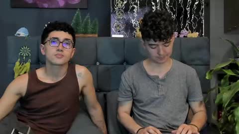 Snapshot of horny_twinks_guys chatting on 01/13/25, 12:30 Alex and Camilo online show from 01/13/25, 12:30