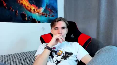 Snapshot of horny_yo chatting on 02/11/25, 02:13 Max online show from 02/11/25, 02:13