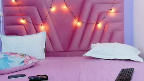 Khloe  online show from 04/11/26, 12:31