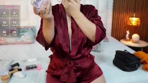 Snapshot of hornybarelylegalgirl chatting on 05/24/26, 11:59 Khloe online show from 05/24/26, 11:59