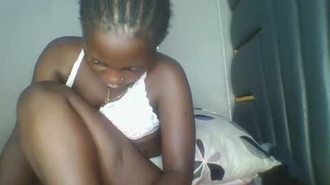 Snapshot of hornybella84 chatting on 04/24/26, 07:55 Bella online show from 04/24/26, 07:55