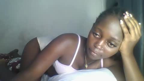 Snapshot of hornybella84 chatting on 05/08/26, 05:24 Bella online show from 05/08/26, 05:24