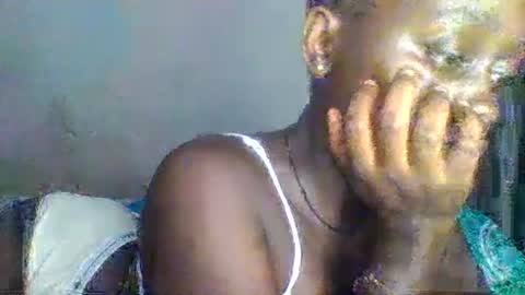Snapshot of hornybella84 chatting on 06/19/26, 06:29 Bella online show from 06/19/26, 06:29