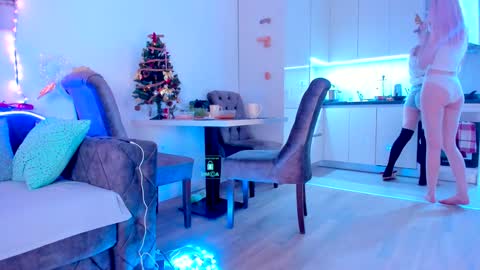 Alex and Rosie online show from 12/22/24, 10:04