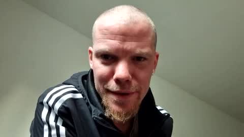 Snapshot of hornycologne4200 chatting on 03/20/26, 04:56 hornycologne4200 online show from 03/20/26, 04:56