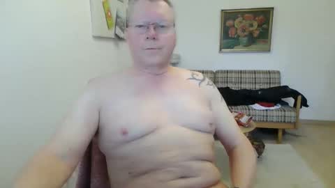 Snapshot of hornydick874303 chatting on 01/18/26, 09:24 Meikelmeier online show from 01/18/26, 09:24
