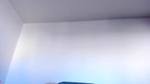 Emma online show from 09/22/25, 05:42