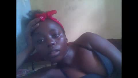 Snapshot of hornygal001 chatting on 12/17/24, 10:12 hornygal001 online show from 12/17/24, 10:12