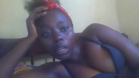 Snapshot of hornygal001 chatting on 12/17/24, 01:16 hornygal001 online show from 12/17/24, 01:16