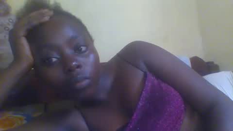 Snapshot of hornygal001 chatting on 12/18/24, 01:23 hornygal001 online show from 12/18/24, 01:23