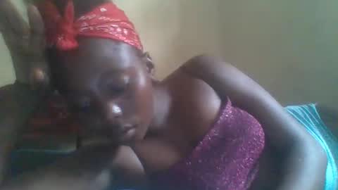 Snapshot of hornygal001 chatting on 12/21/24, 11:22 hornygal001 online show from 12/21/24, 11:22