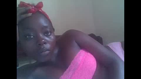 Snapshot of hornygal001 chatting on 12/24/24, 08:11 hornygal001 online show from 12/24/24, 08:11