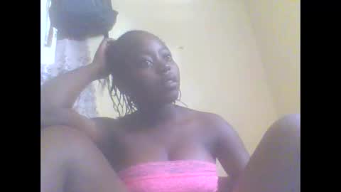 Snapshot of hornygal001 chatting on 02/20/25, 06:06 hornygal001 online show from 02/20/25, 06:06