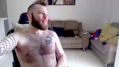 Snapshot of hornyhairy_bi chatting on 09/24/25, 02:42 Harry online show from 09/24/25, 02:42