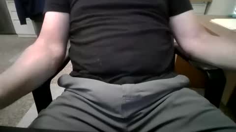Snapshot of hornyhubby1001 chatting on 06/05/26, 01:39 hornyhubby1001 online show from 06/05/26, 01:39