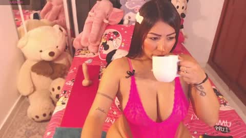  C I A R A  online show from 05/21/26, 01:51