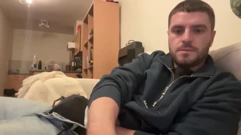 Snapshot of hornytom27 chatting on 01/18/26, 01:48 Horny247 online show from 01/18/26, 01:48