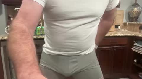 Snapshot of hornyusa13 chatting on 12/17/25, 01:28 hornyusa13 online show from 12/17/25, 01:28