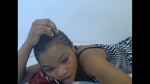 Snapshot of hornyxbum chatting on 02/17/25, 11:02 hornyxbum online show from 02/17/25, 11:02