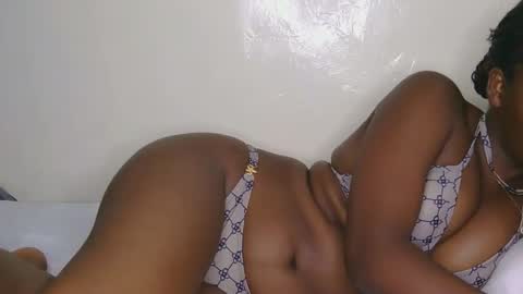 Its Cora online show from 04/23/26, 08:00