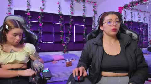 hornyy mom online show from 10/22/25, 01:44