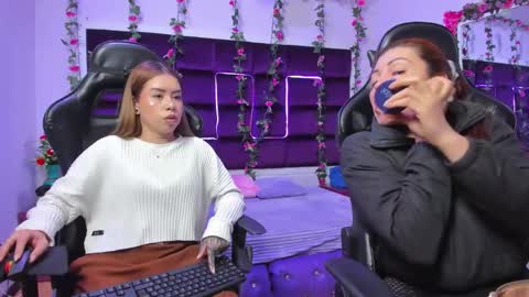 hornyy mom online show from 11/05/25, 01:33