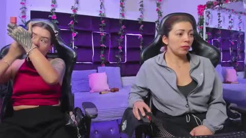 hornyy mom online show from 11/12/25, 01:22