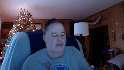 Snapshot of horsebigballs chatting on 01/25/25, 10:18 horsebigballs online show from 01/25/25, 10:18