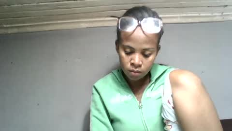 Snapshot of hortansiaa chatting on 06/21/26, 12:52 Hortansiaa online show from 06/21/26, 12:52