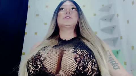 Snapshot of hosersecockselfsucker chatting on 01/28/25, 03:57 YOUR MAJESTY LUCY PEARL online show from 01/28/25, 03:57