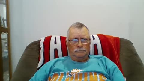Snapshot of hot4tightholes chatting on 04/17/26, 12:30 hot4tightholes online show from 04/17/26, 12:30