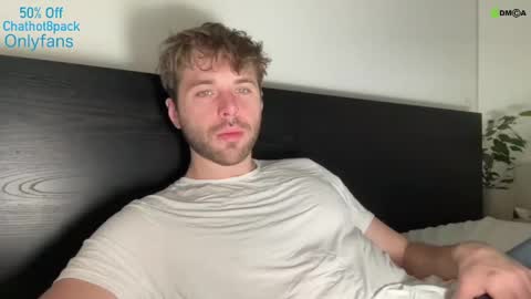 Snapshot of hot8pack01 chatting on 12/17/24, 08:32 Edward aka Wolf online show from 12/17/24, 08:32