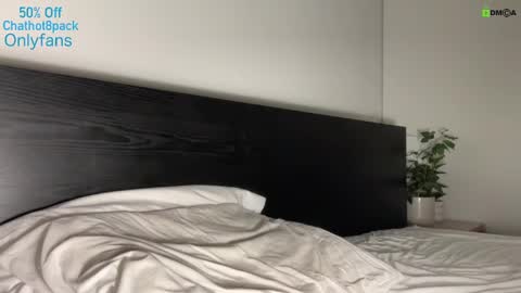 Snapshot of hot8pack01 chatting on 12/20/24, 07:17 Edward aka Wolf online show from 12/20/24, 07:17