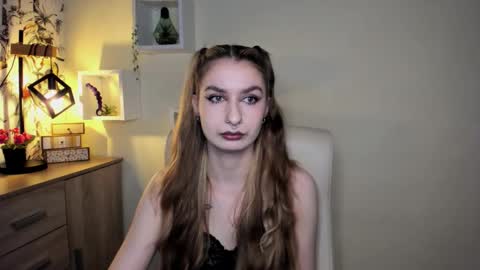 NINA online show from 11/21/25, 06:45