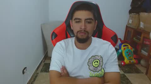 Snapshot of hot__husbands chatting on 11/16/25, 02:06 hot__husbands online show from 11/16/25, 02:06